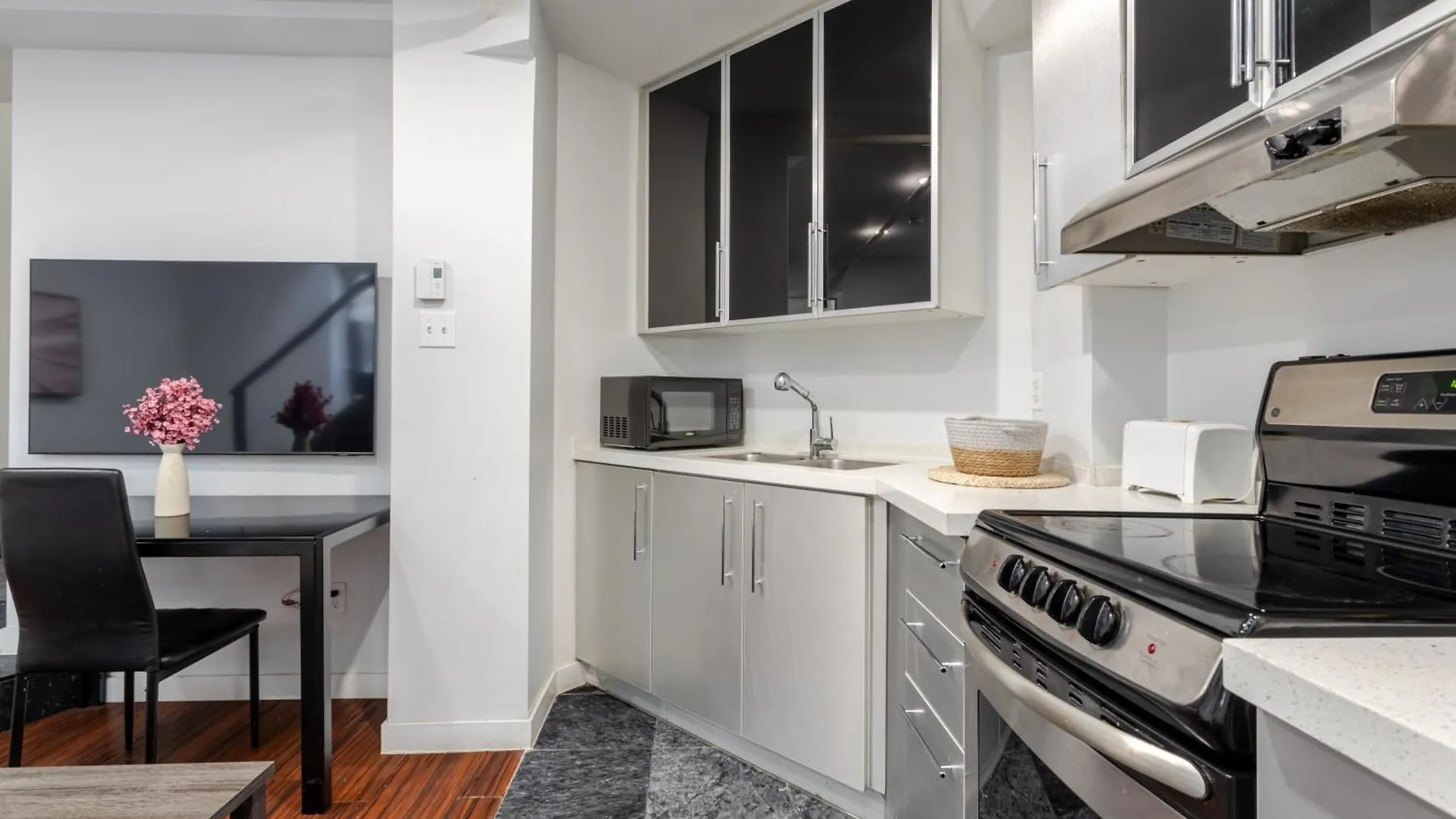 Apartment 1Bdr Mezzanine-Bishop-Vibe Central Mtl Montréal