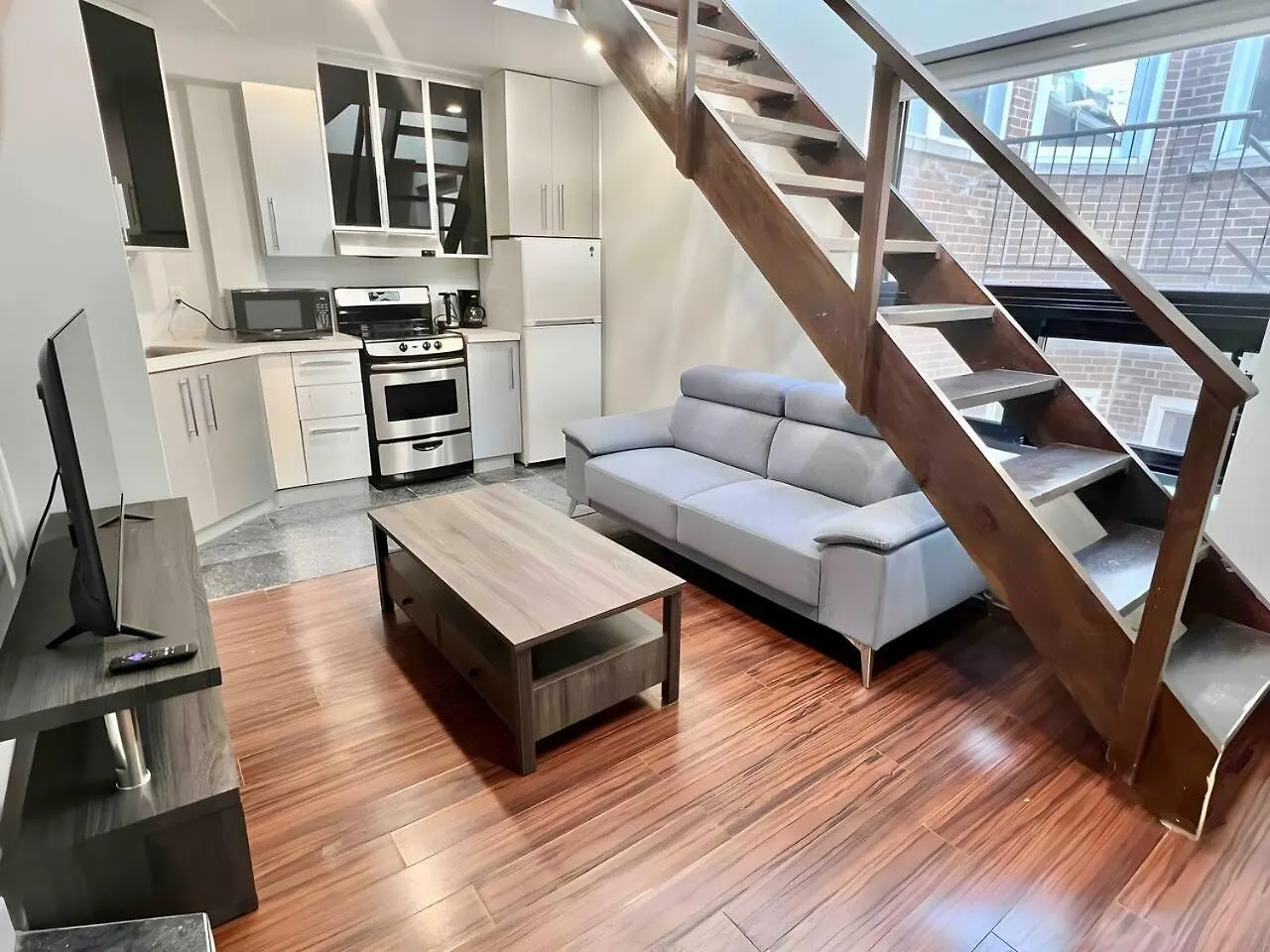 Apartment 1Bdr Mezzanine-Bishop-Vibe Central Mtl Zx7 Montreal Canada