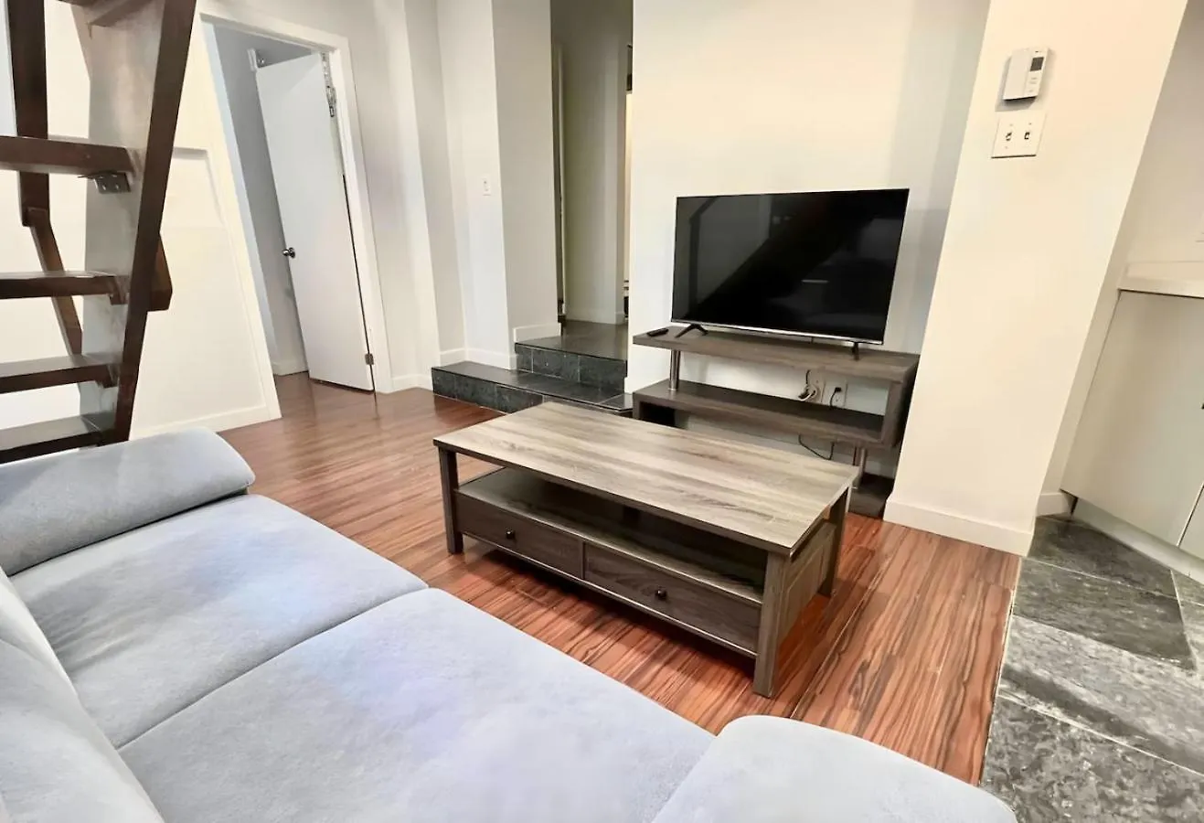 1Bdr Mezzanine-Bishop-Vibe Central Mtl Zx7 Montreal 0*,  Canada