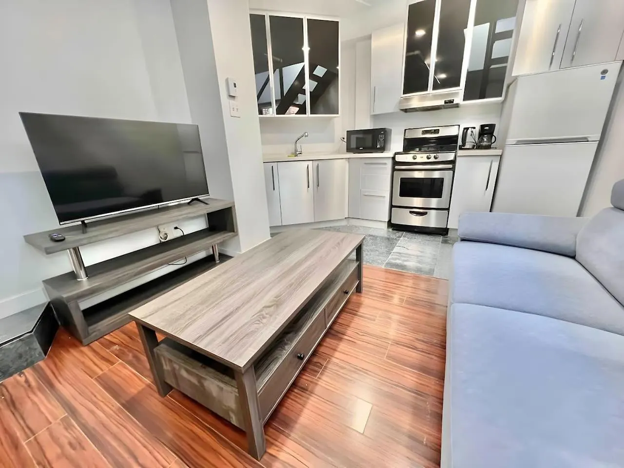 1Bdr Mezzanine-Bishop-Vibe Central Mtl Zx7 Montreal